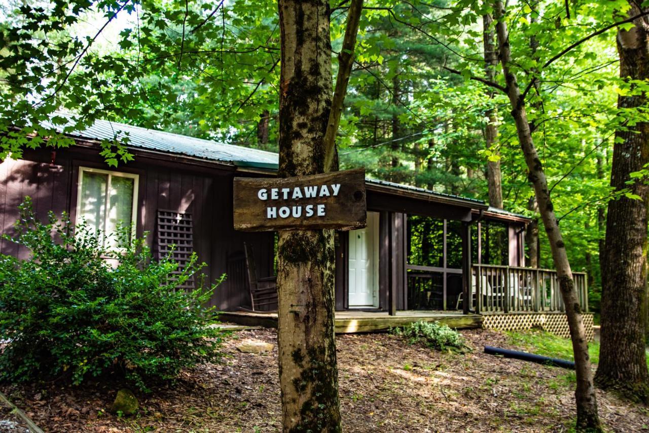 Avenwood Cabins Logan Bagian luar foto