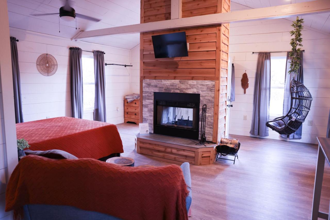 Avenwood Cabins Logan Bagian luar foto